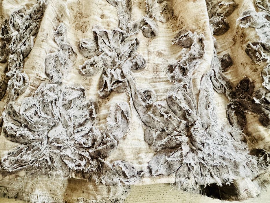 Кокетна бутикова пола