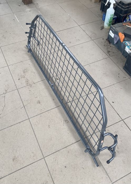 Suzuki Jimny 3 - Grilaj Auto pentru transport in siguranta caini