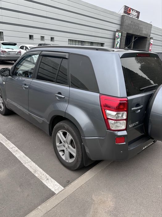 Продаю машину Suzuki Grand Vitara
