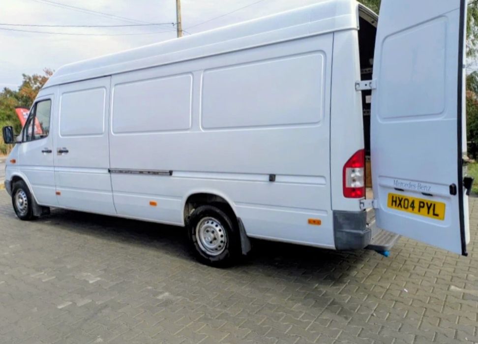 Продавам товарен бус Mercedes-Benz Sprinter 313 CDI двигател OM 611 (2.2 CDI) 2004 г., реални километри, като НОВ!!!