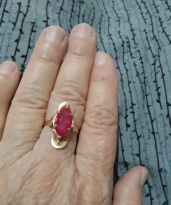 Тилла узук Кузи екутдан.  Размер  19 Юлдузли проба -583.