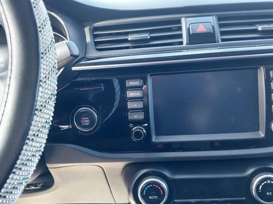 Продам автомобиль КИЯ РИО.