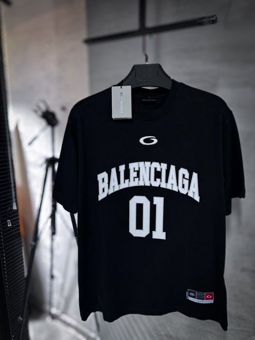 Тениски на различни марки; Balenciaga, Loro Piana, Dsquared2