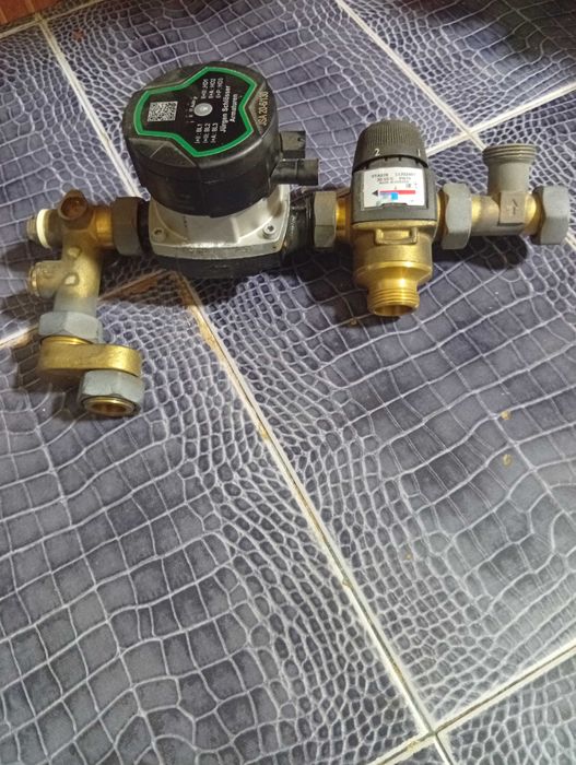 Pompa circulație pt centrala pe lemne