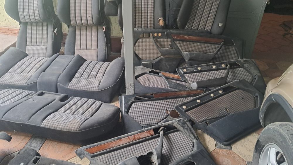 Мерс.Е.124 Зап по Салону.