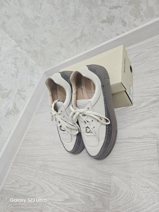 Жаңа аяқ киім орегиналь