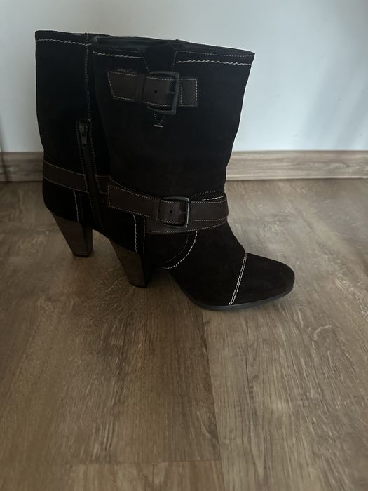 Cizme piele intoarsa marimea 37 LIVRARE GRATUITA 20-22 aprilie