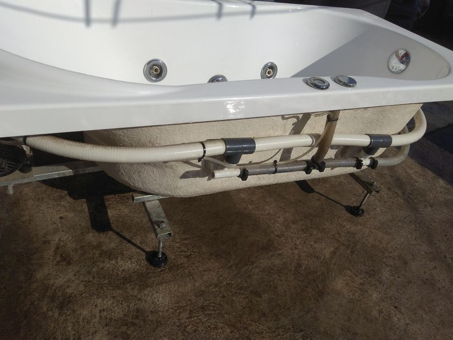 Cada baie cu hidromasaj