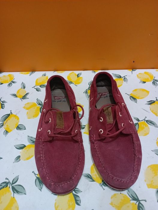 Tommy Hilfiger N 45 кожени - 15 €