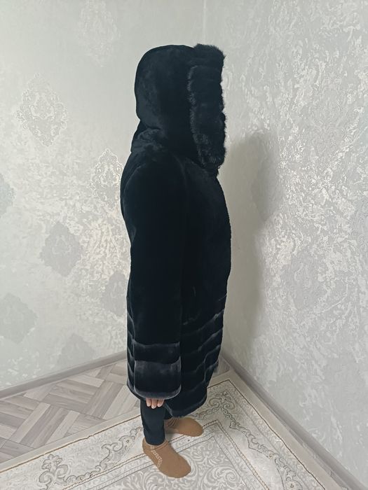 Продам две шубы норка-мутон! Размер 48 и 52 !!!
