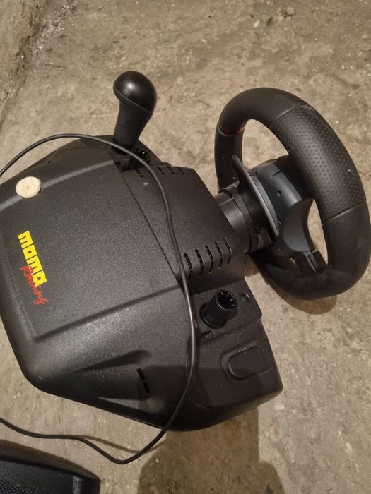 Comanda joc video Momo