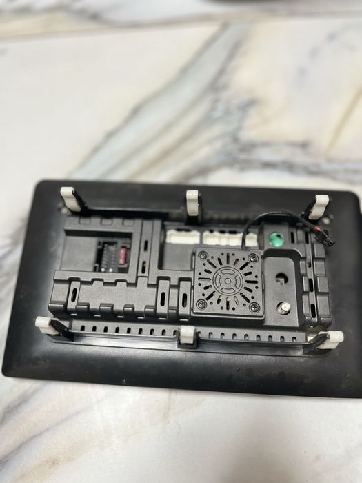 Продам андройд на мерседес 140