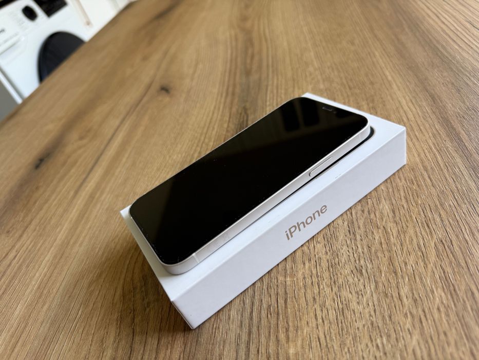 iPhone 12 Като нов