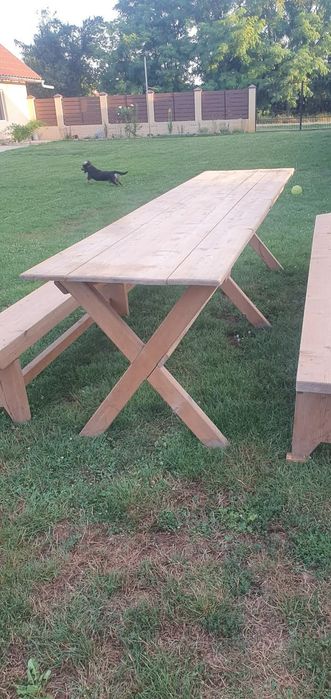 Masa   mare cu bancă!