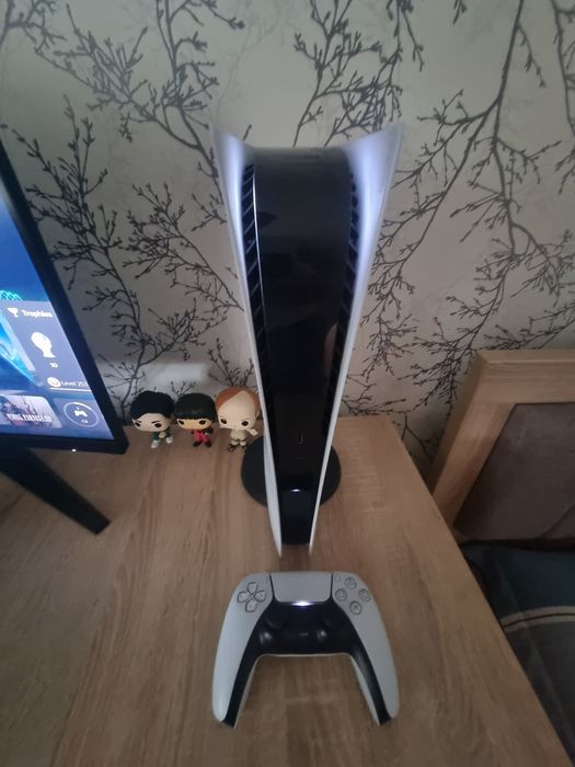 Consola PS5+Joc Resident Evil Requiem