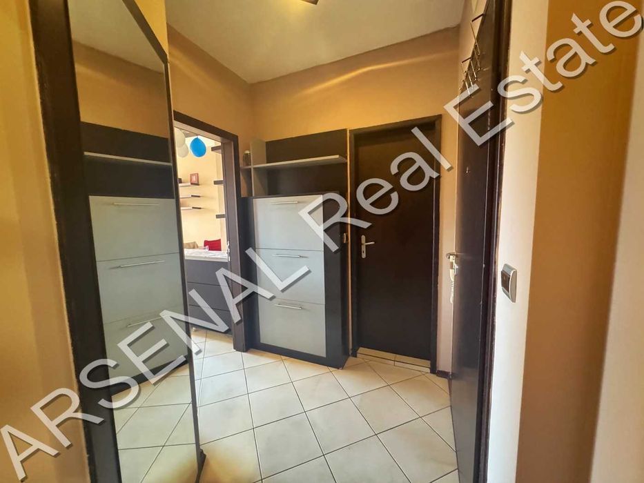 Дава се под наем Тристаен апартамент в София, Младост 1 - 95 кв.м за 698.19 € - Снимка #1