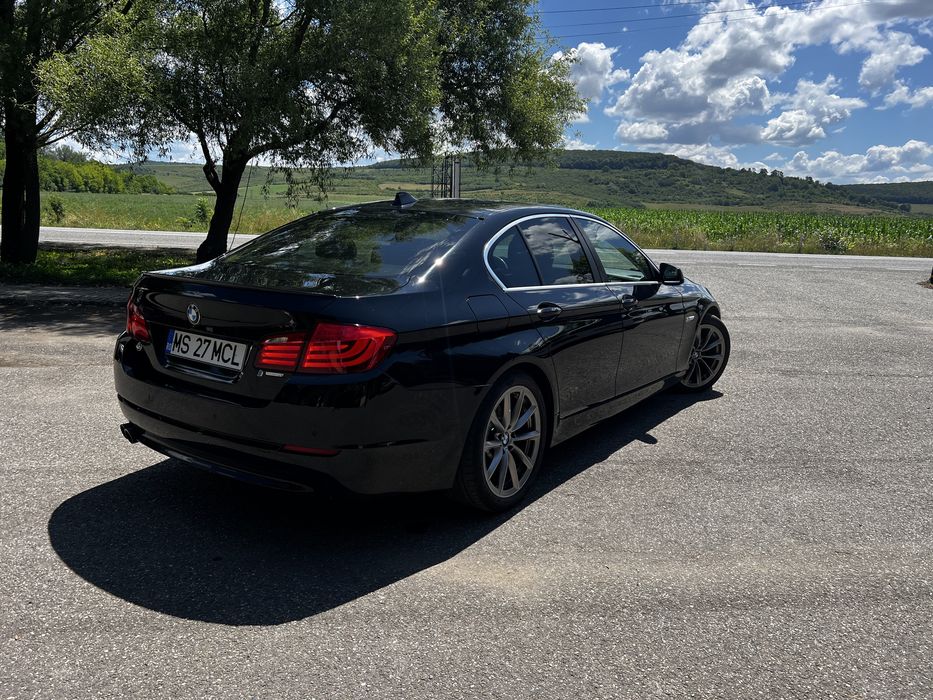 Bmw f10 520d automat 184cp car vertical full verde