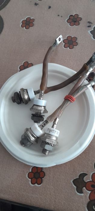 Vănd 4 diode redresoare de putere KS 1160 S