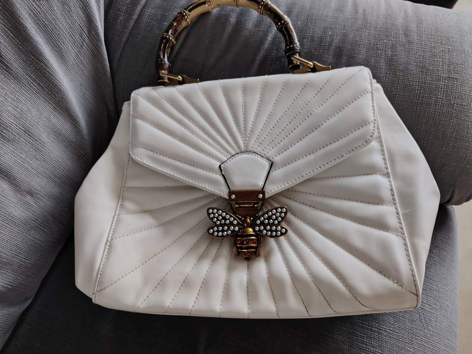 Бяла капитонирана дамска чанта Gucci Queen Margaret (модел Broadway / Shoulder Bag)