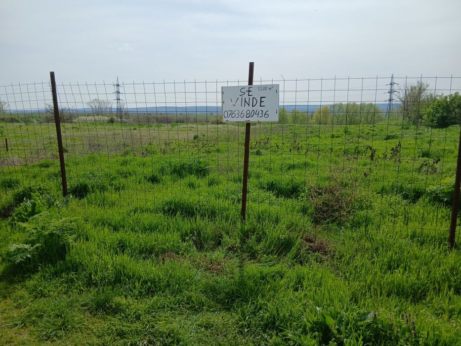 Loc de casa teren intravilan 1200m