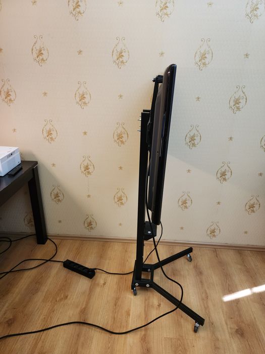 Продам телевизор LG