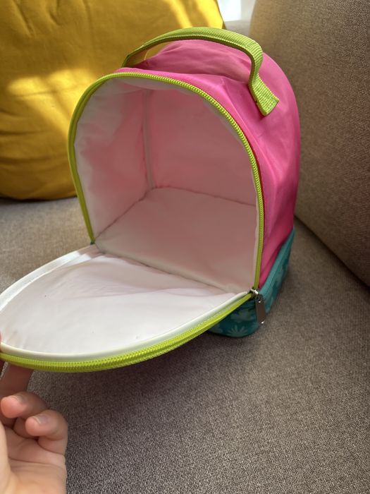 Продавам детска термозащитна чанта за храна розова с таралежче