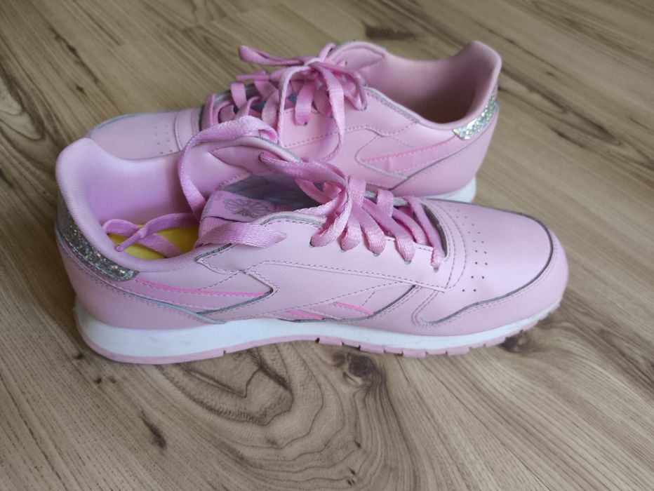 Дамски (детски) розови маратонки Reebok