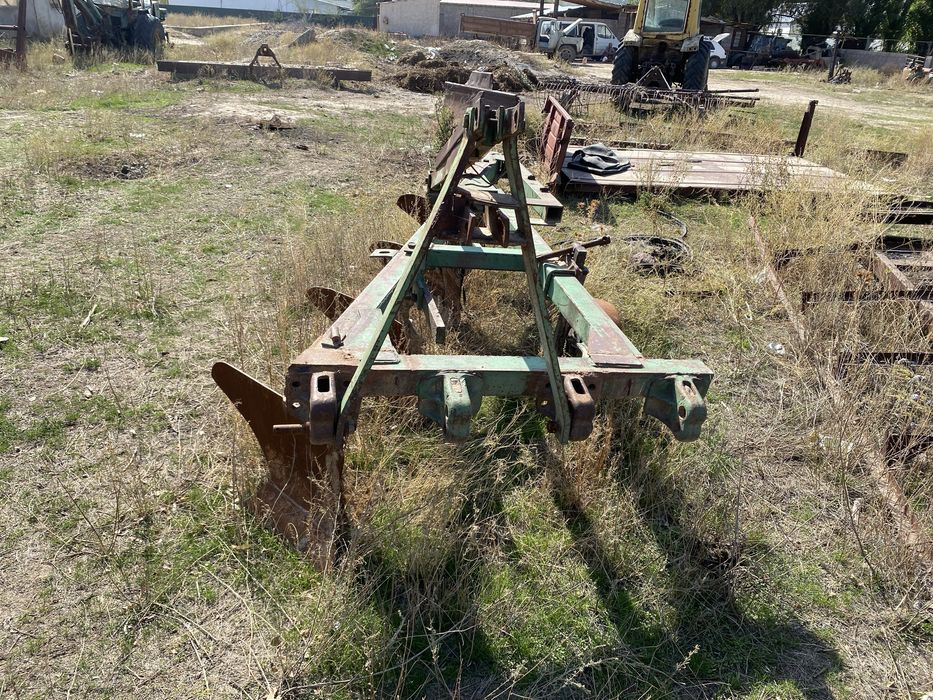 Плуг сока в рабочем