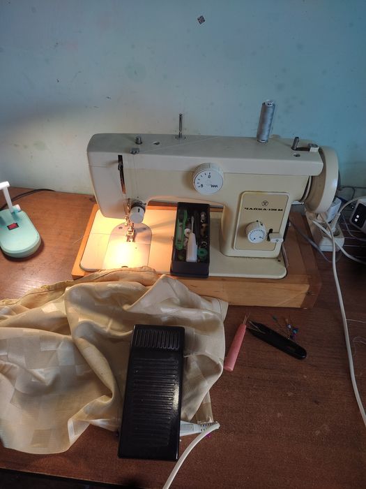 Шв машинка " Чайка 132 М "