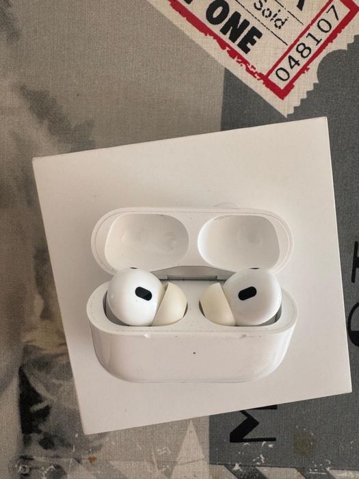 Продам наушники AirPods pro 2