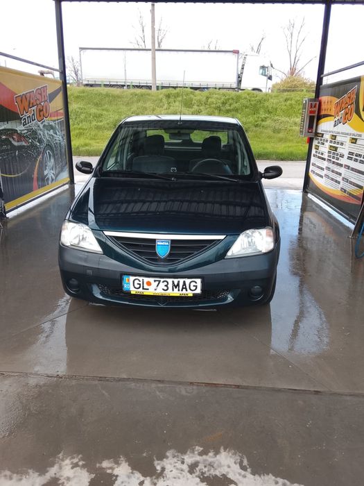 Vând Dacia Logan 2005