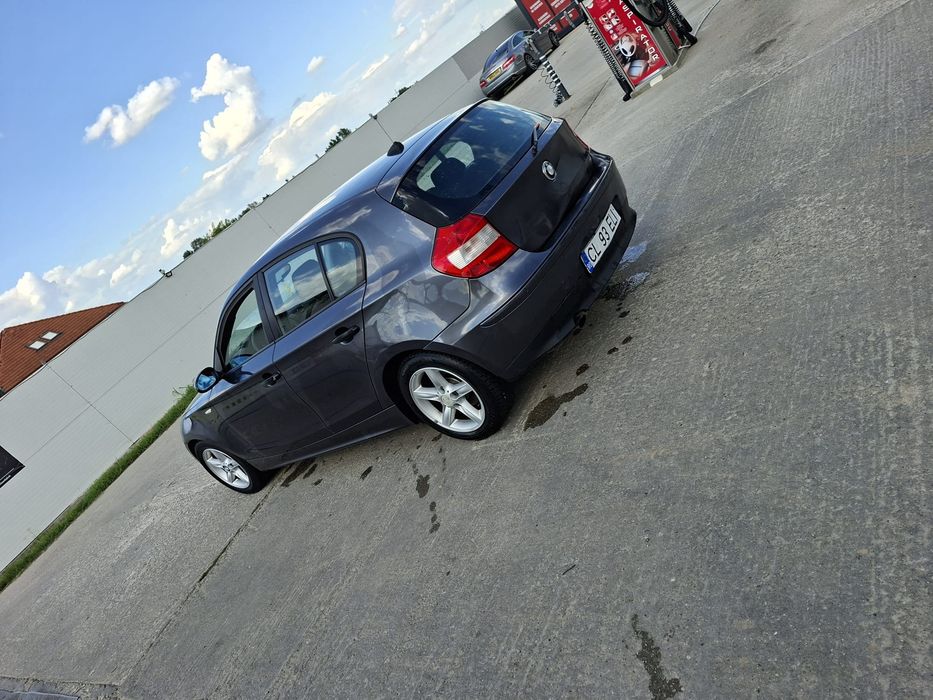 Bmw seria 1  an 2005 acte la zii 190 mii km