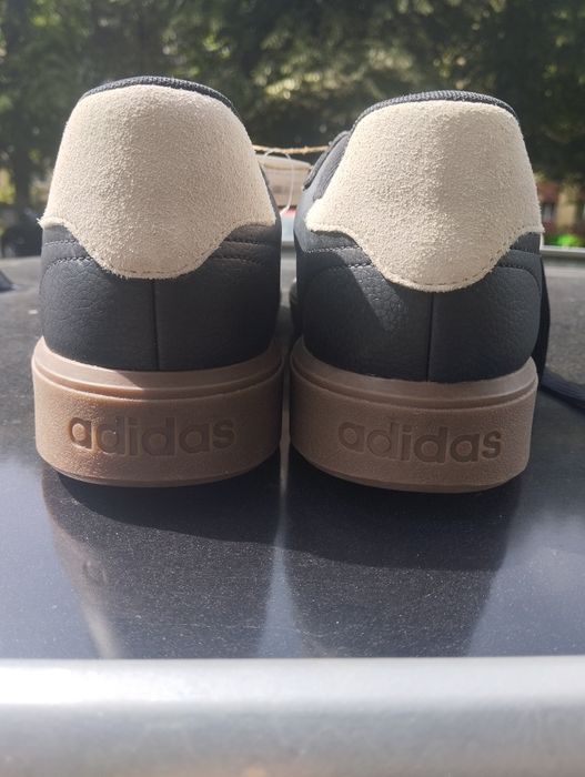 Adidasi "adidas"