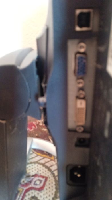 Монитор dell за компютър