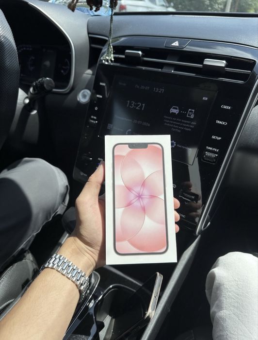 iPhone 17e white цвет