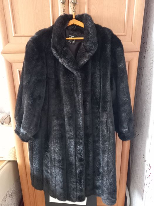Шуба производство Франция  в отличном состоянии.