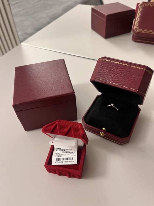 Кольцо cartier с бриллиантом