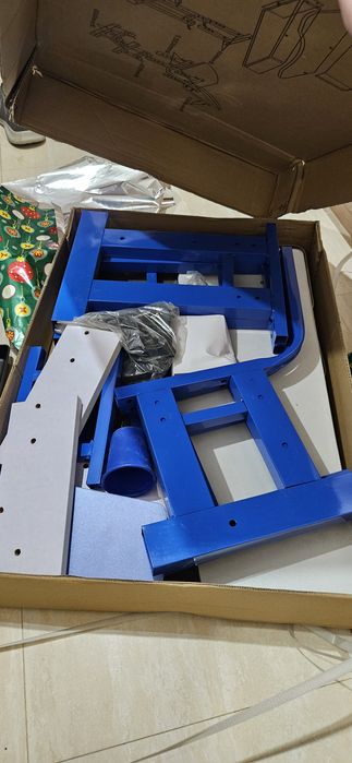 Ново детско регулируемо бюро със стол – комплект, в кутия