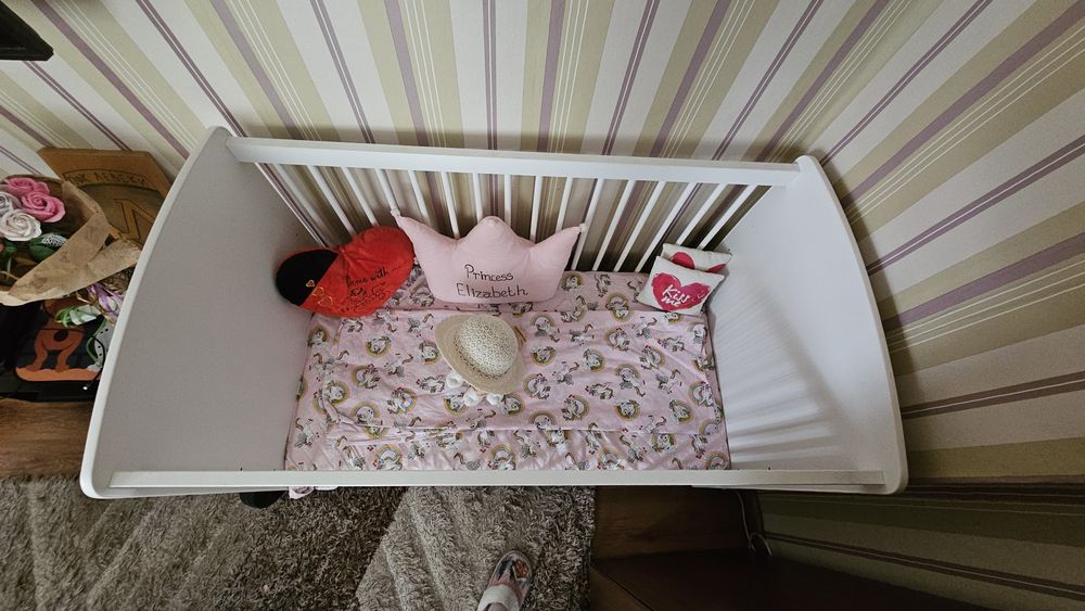 Дървена кошара за бебе