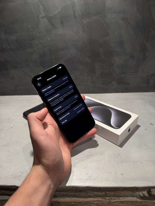 КАТО ЧИСТО НОВ Iphone 15 Pro Blue + подарък