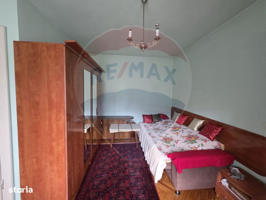 Casă solida 3 dormitoare si teren de 647 mp în zona Aradul Nou