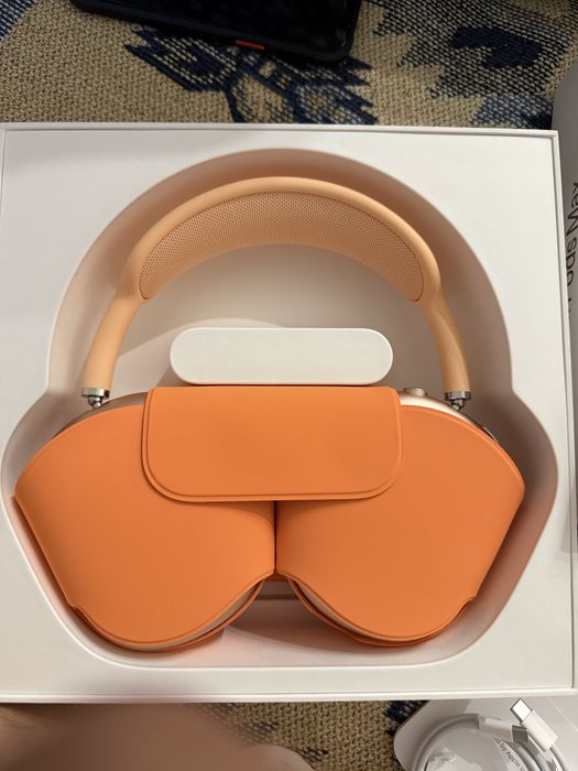 Airpods max orange