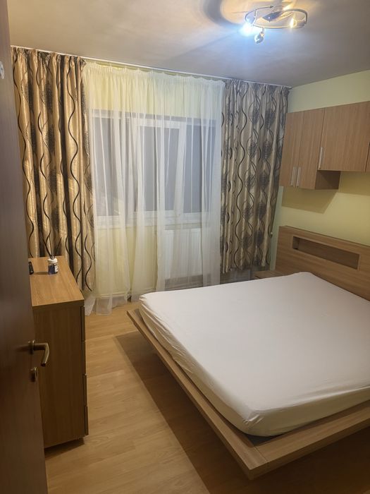 Inchiriez apartament