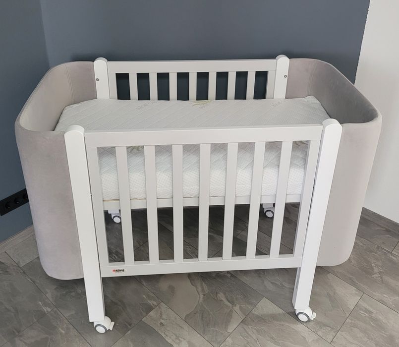 Patut bebelusi lemn masiv Nancy gri 0-6 ani + saltea cocos