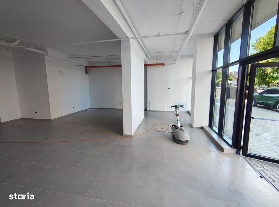 Sp. comercial 138 mp, central, vitrina, vad comercial, parcare, 16e/mp