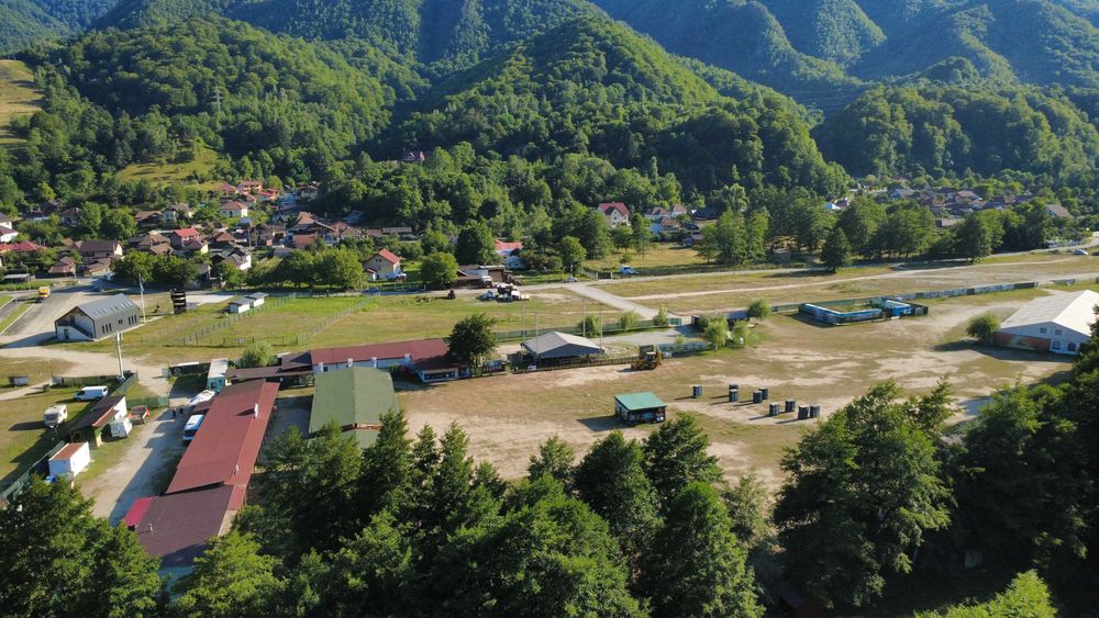 Teren extravilan vis a vis de Festival Brezoi! - Vedere 5