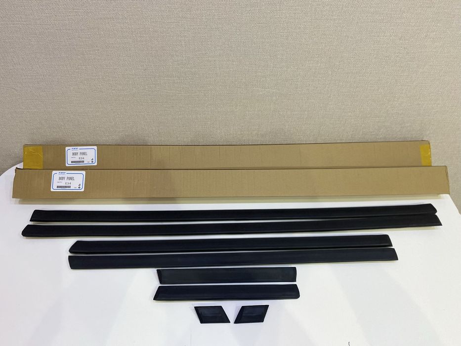 Молдинги на двери верхние BMW  Е34