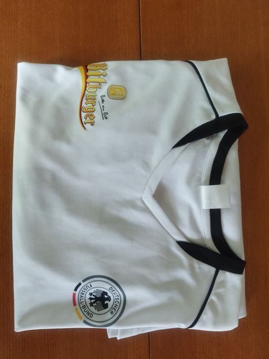 Футболна тениска