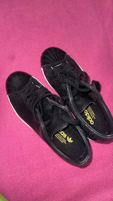 Прожам новые кроссовки Adidas