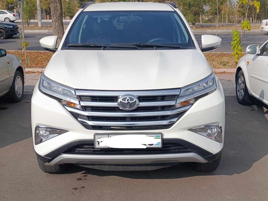 T.O.Y.O.T.A  Toyota 2022